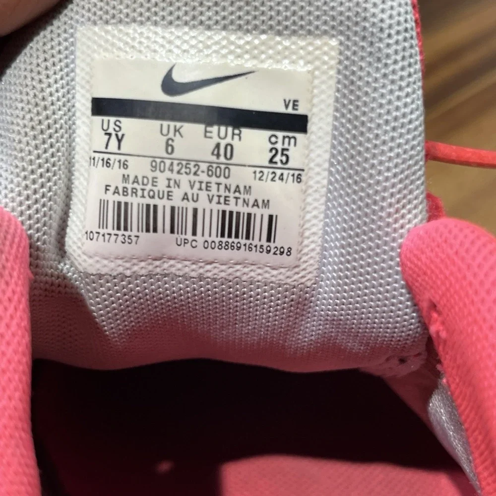 Nike Size 7Y Youth Running Shoes Low Top Sneakers Tennis‎ Shoes White Pink